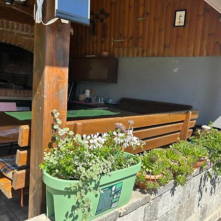 House Mate Villa Otocac Ngoại thất bức ảnh