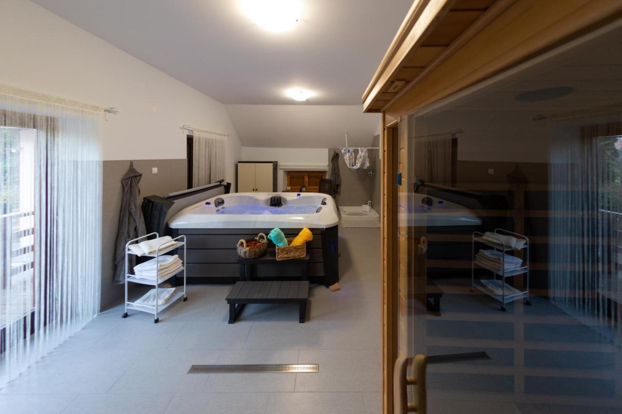 House Mate Villa Otocac Ngoại thất bức ảnh